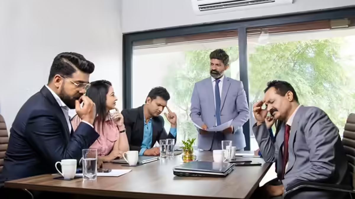 ‘Toxic to work with...’: Reddit user criticises Indian colleagues, says their 'micromanagement is frustrating and draining'