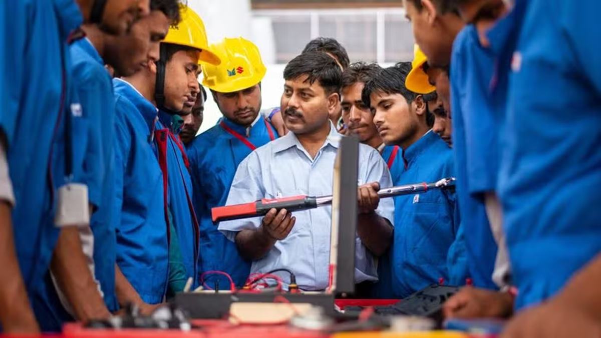Degrees lose edge: 39% engineers earn below ₹7 LPA, 30% MBAs under ₹10 LPA