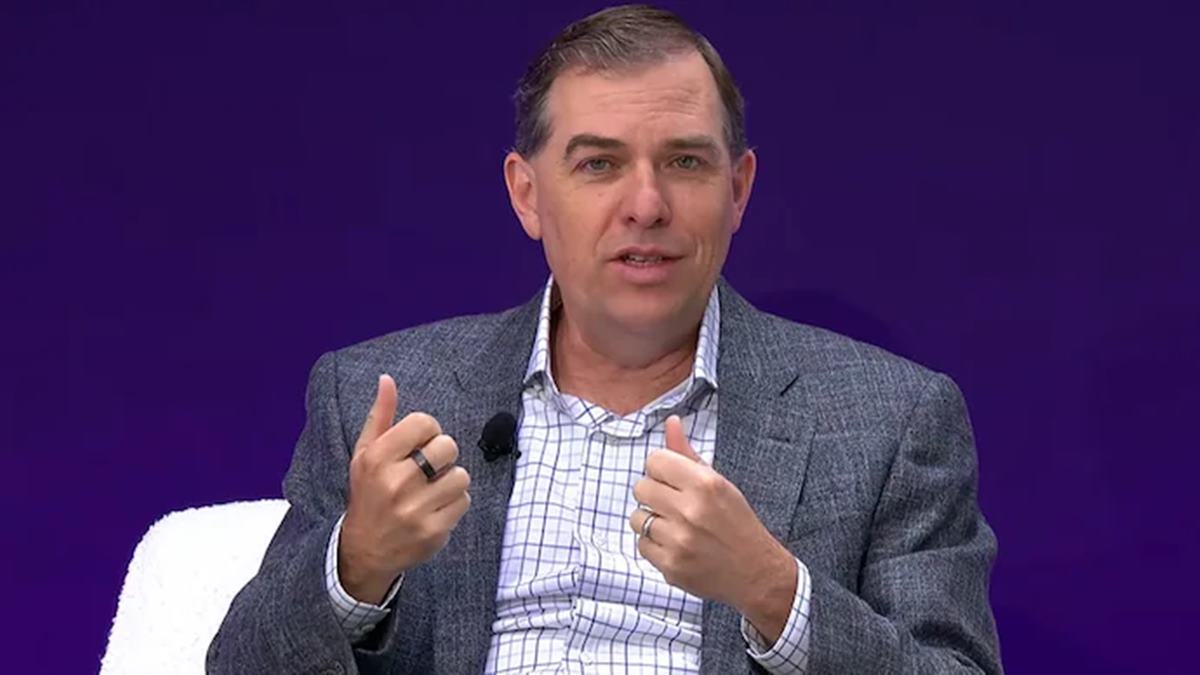 After firing 30,000, AWS CEO says AI isn't replacing jobs and Amazon intends to hire 11,000