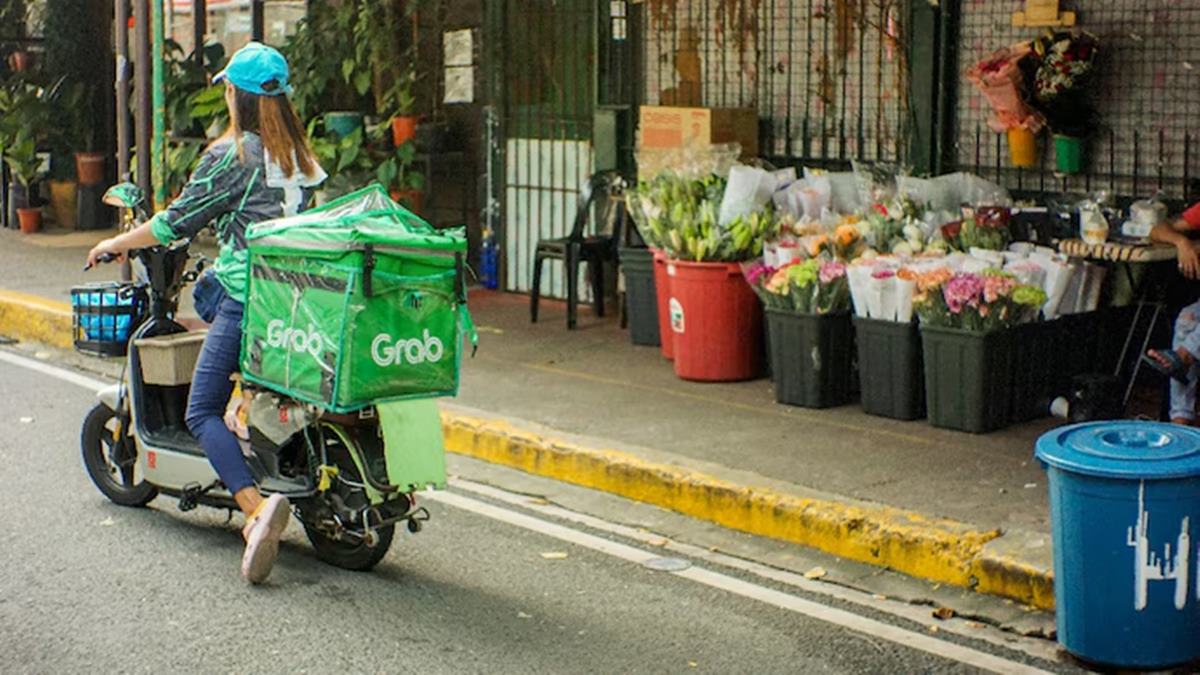 China's 'do-anything' economy forcing educated workers into gig jobs: Report