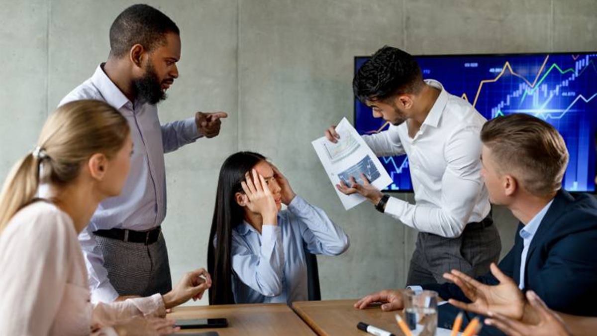 “Rules for You, Not for Me”: The Workplace Hypocrisy That Backfires