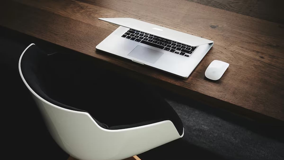 After Google Layoff, Ex-Employee Issues Wake-Up Call For Overworked Professionals