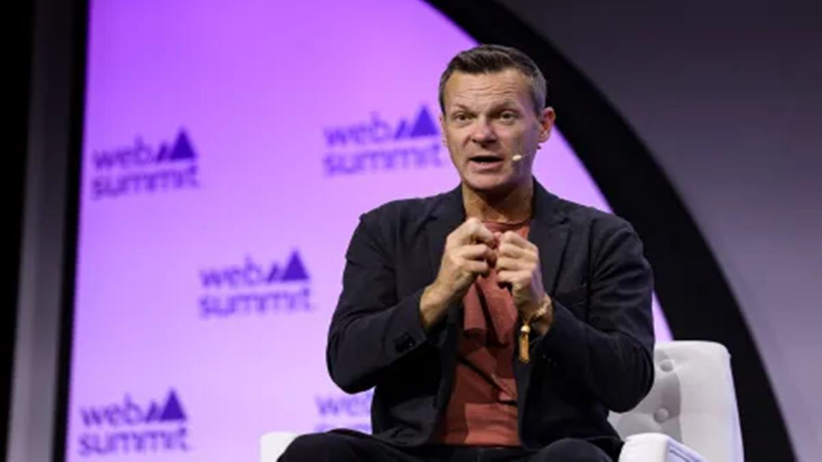 Asana’s new CEO says getting a job in Silicon Valley isn’t harder for Gen Z than it was for him—he shares his alternative ‘donut box’ hack for getting hired