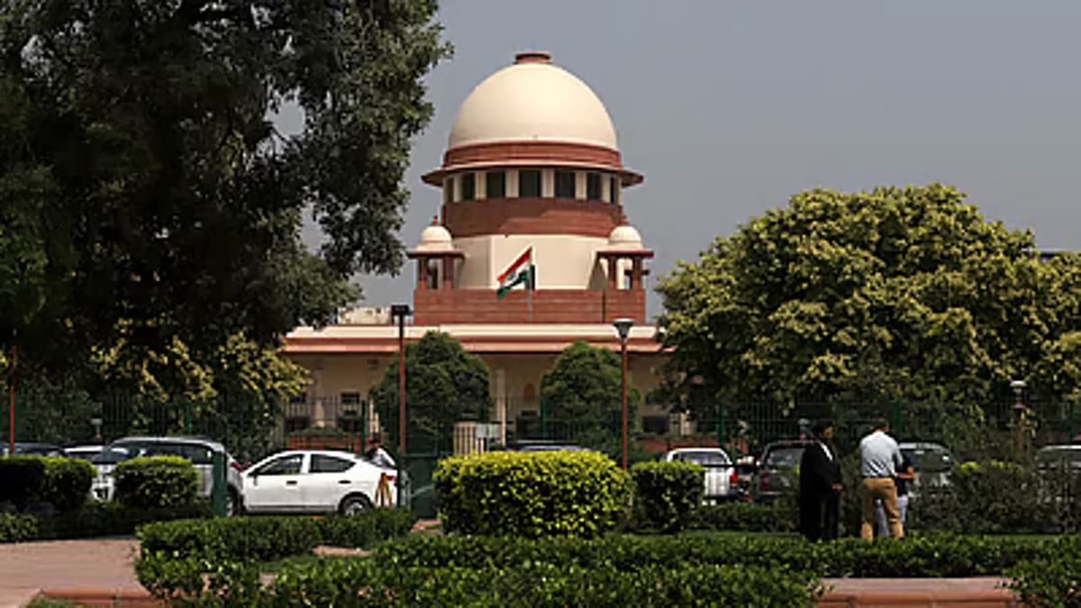 State can't differentiate between serving and retired employees in respect of DA: Supreme Court
