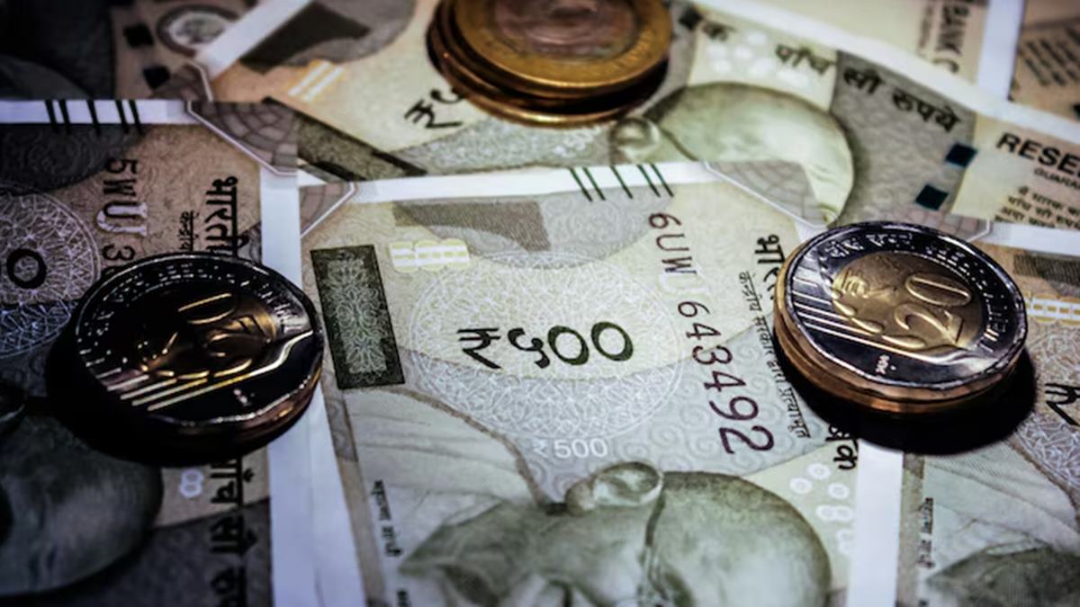 Gratuity After Just One Year? Here Is What The New Labour Codes Mean For Fixed-Term Workers