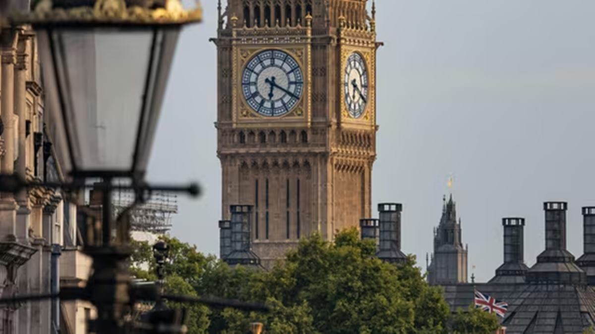 Indian couple unable to find jobs in UK, weighs return to India after year-long struggle: ‘We have ₹20 lakh loan’