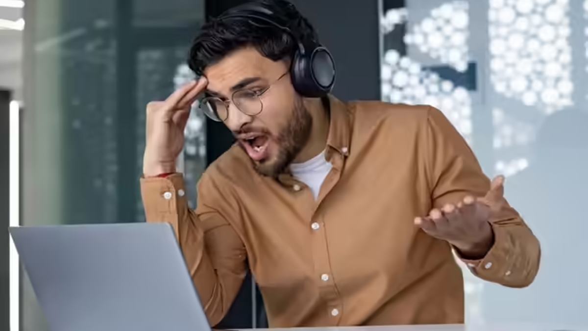 6 years of perfect attendance. He takes a day off, manager calls it a 'no show'. Employee's one question flipped the conversation