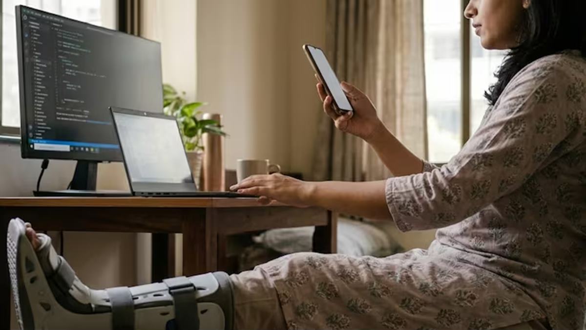 "Why Isn't Work From Home Normalised?" Mumbai Techie Slams Long Office Commutes