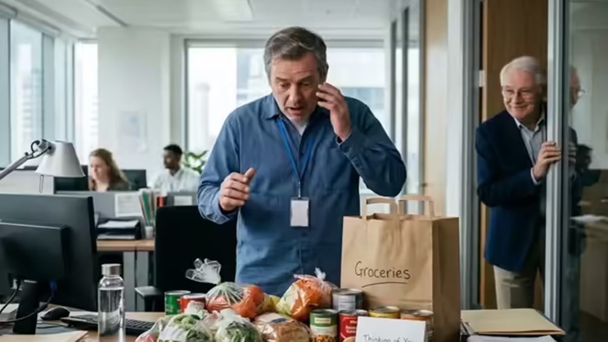 He left office every day at 1 pm only to return 30 minutes later. When the manager discovered the real reason, he helped the employee in an unexpected way
