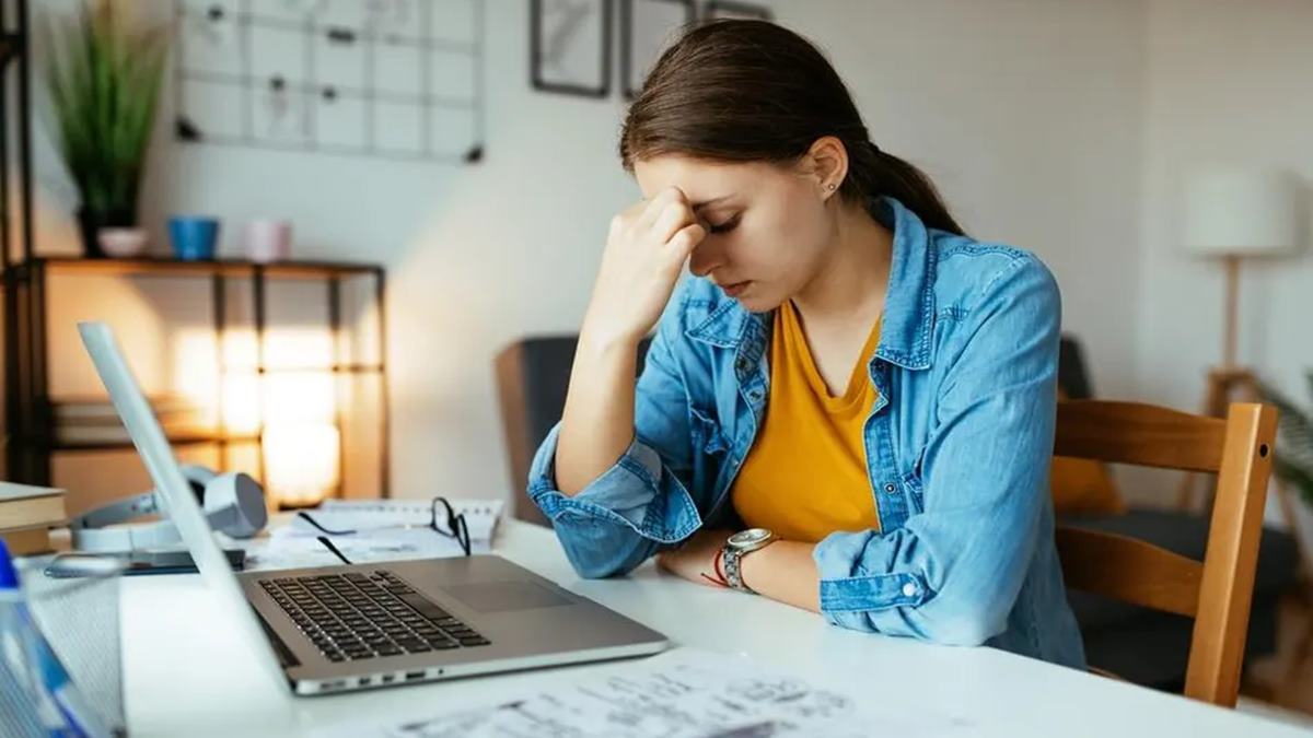7 Signs ‘Doomjobbing’ Is Sabotaging Your Job Search