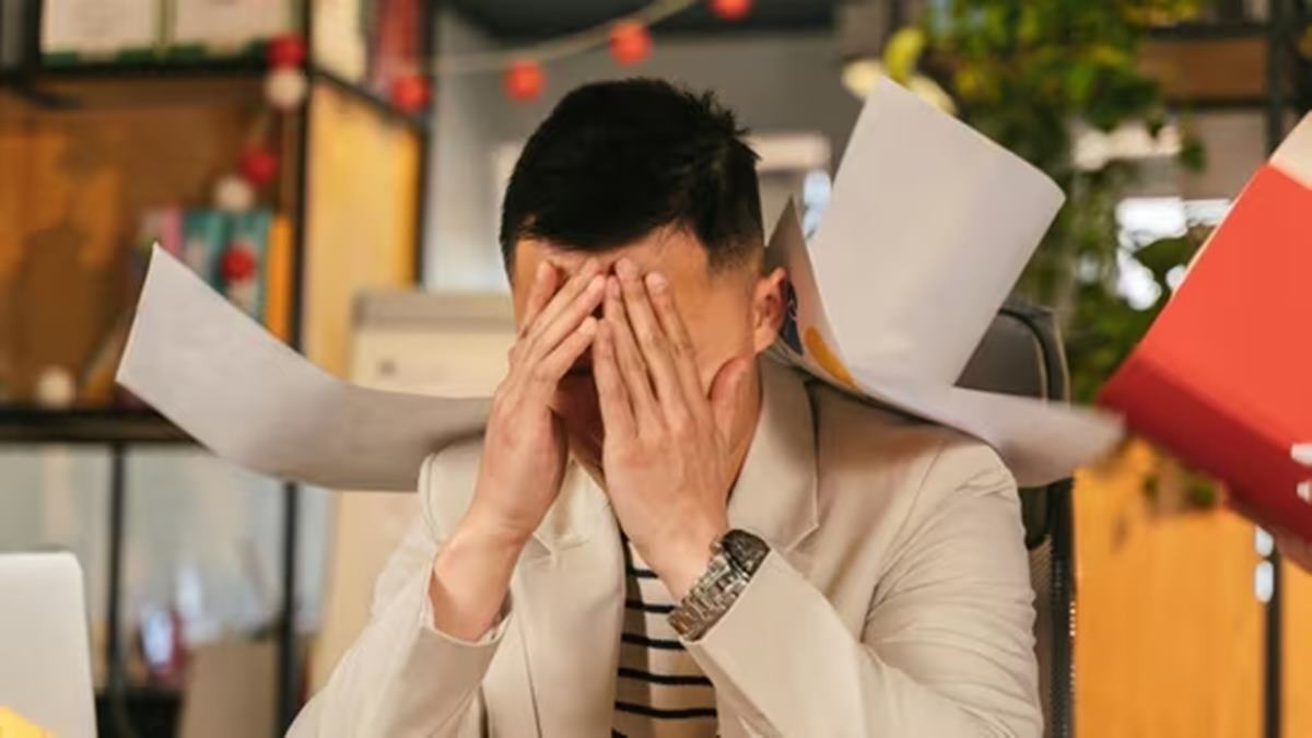 Indian techie claims foreign MNC tracks every minute of employee's workday: 'Behaving as lala company'
