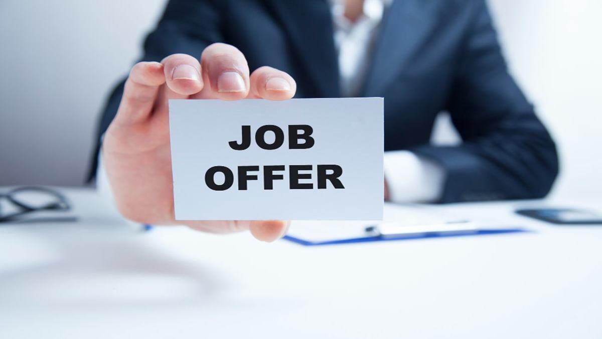 'In shock': After 1.5 months of interviews and 2 offers, company withdraws job hours before start date