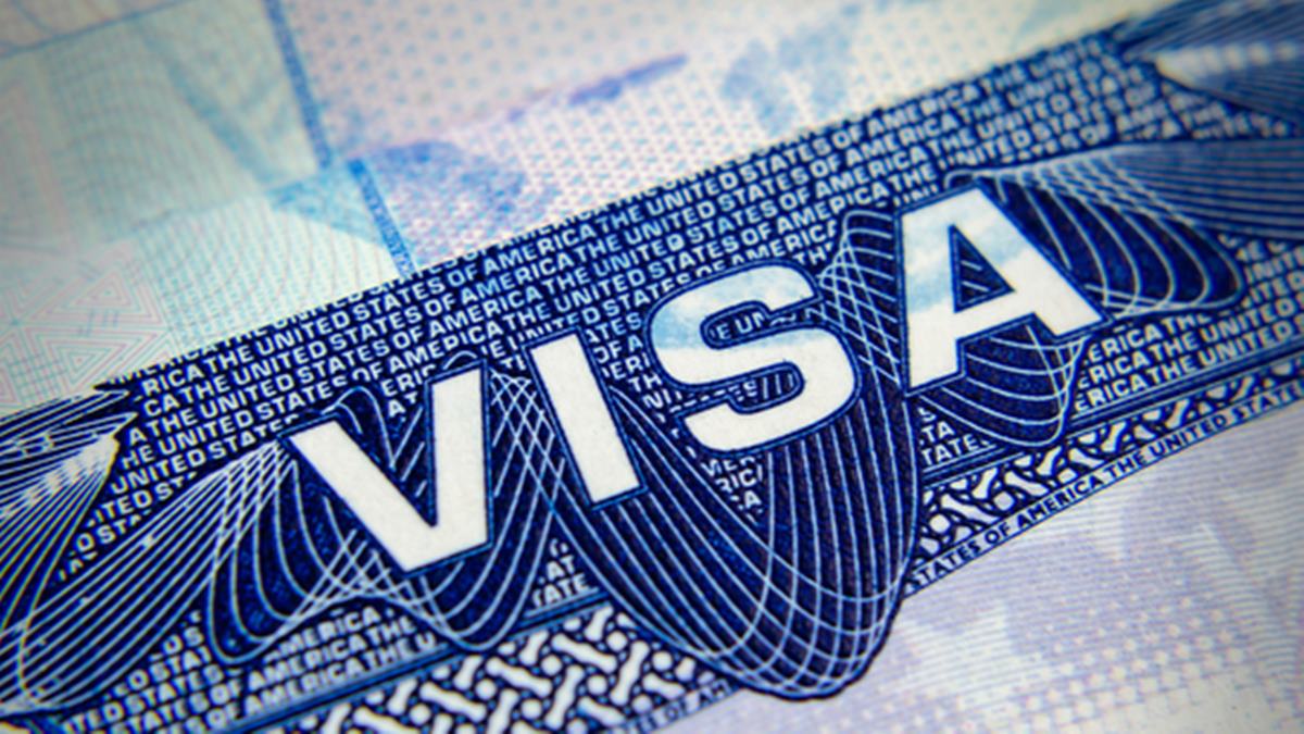 H-1B visa struggle leaves software developer torn between $85K vs $120K jobs: ‘Should I stay with my current employer?’