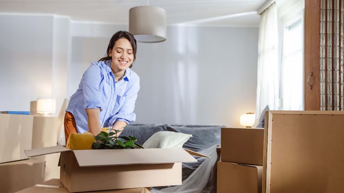 Reddit user asks if moving in with coworker is wise. Internet points to hidden risks
