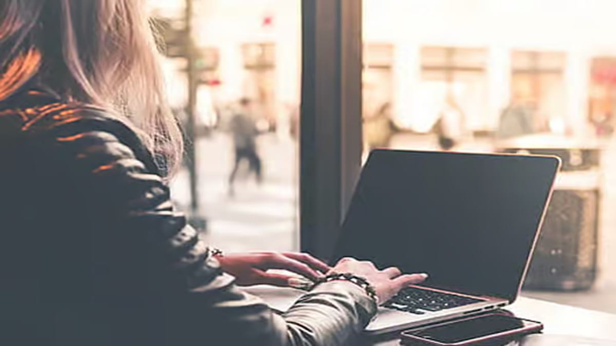 Can your employer ask you to work during vacation? Here's what the law says